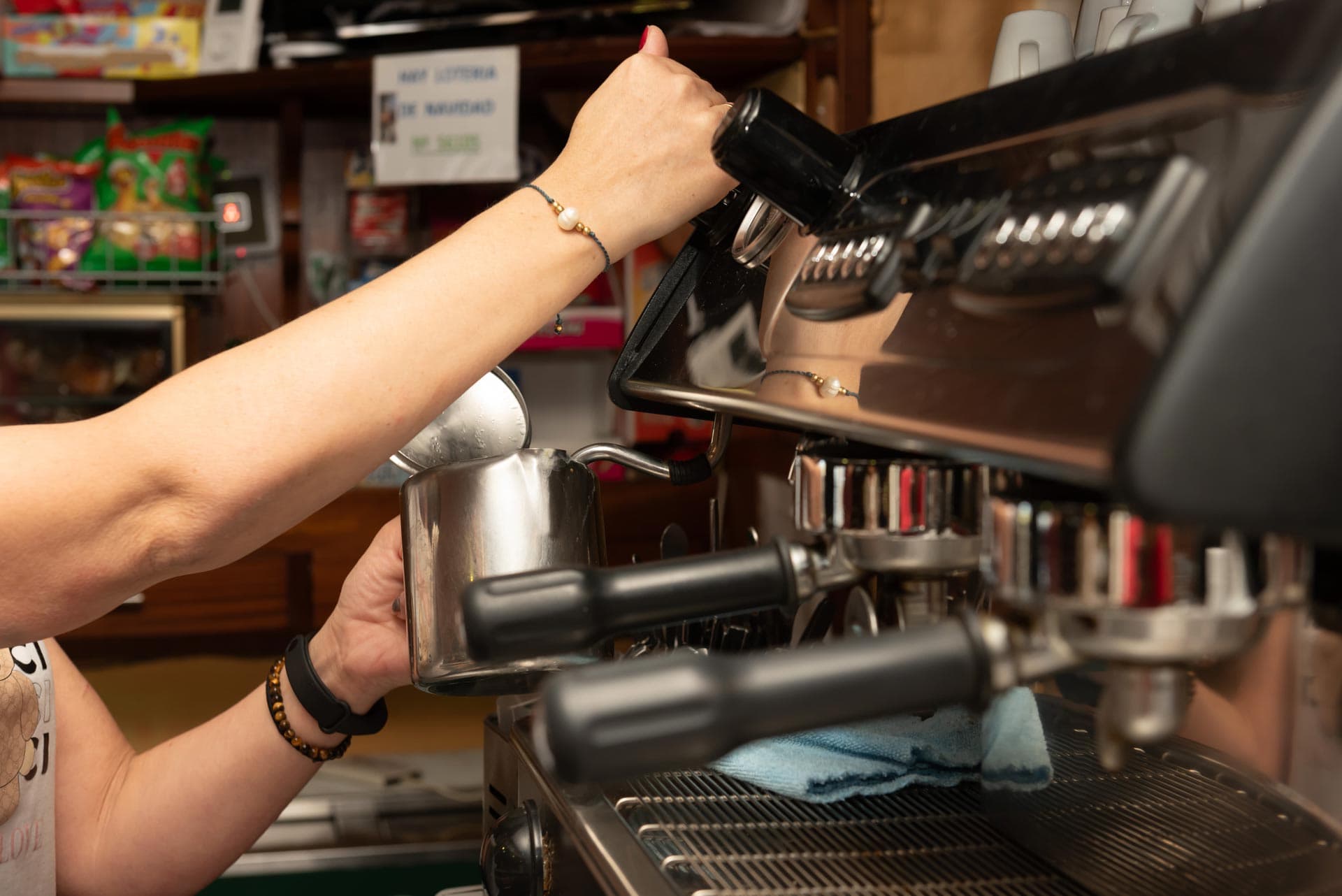 Visita nuestro café bar en Crecente y vive momentos únicos